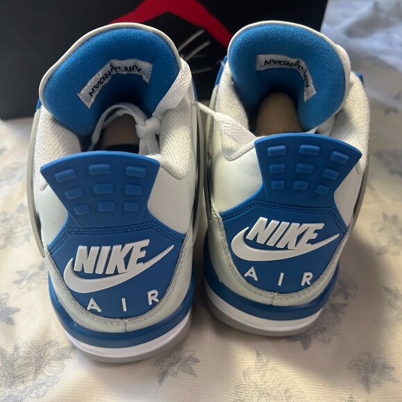 Air Jordan 4 Retro Army Blue Sneakers - Picture 2 of 6